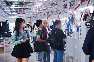 學(xué)在南山，益在長遠(yuǎn) '南山智尚杯'2023年職業(yè)裝與交通運(yùn)輸行業(yè)制服設(shè)計(jì)大賽大師課圓滿結(jié)課